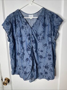 Liz Claiborne XL Chambray Top Floral Cap Sleeves Button Front Blue Flowy